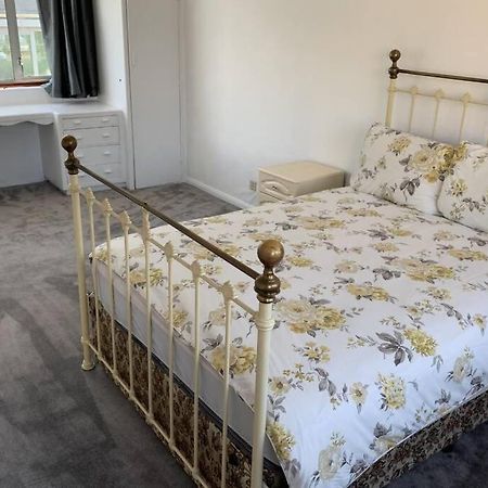 5 Bedroom House With Outdoor Space 上敏斯特 外观 照片