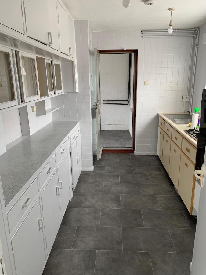 5 Bedroom House With Outdoor Space 上敏斯特 外观 照片